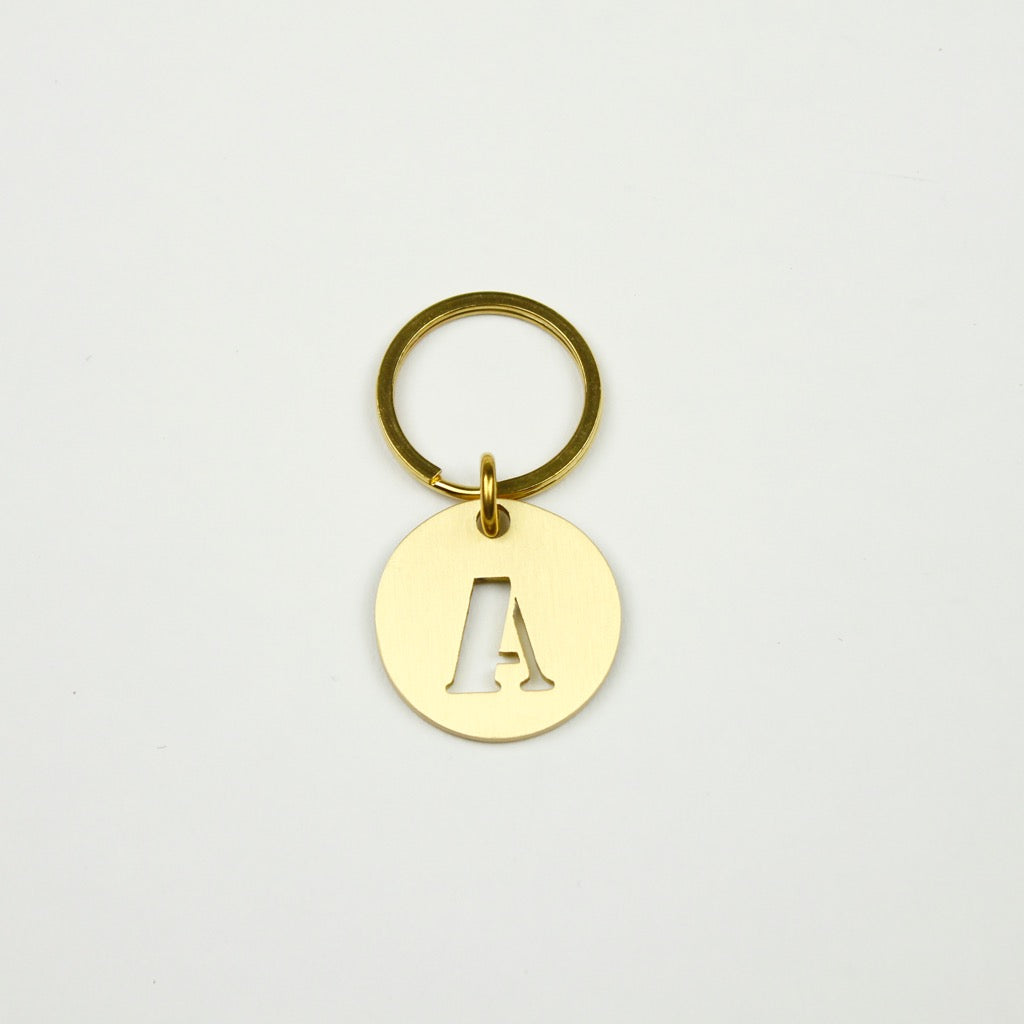 BRASS ALPHABET KEYRING 13927 GD (真鍮製アルファベットキーリング