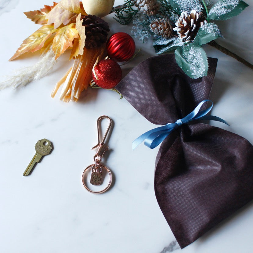 HOOK CHASING PLATE KEYRING 13316 BLK (フック打ち出しプレートキーリング)