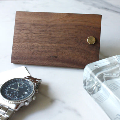 DESKTOP CARD HOLDER 13921( ウォルナットと真鍮の卓上カードホルダー)