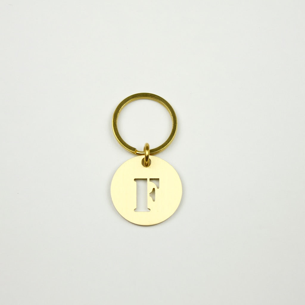 BRASS ALPHABET KEYRING 13927 GD (真鍮製アルファベットキーリング)