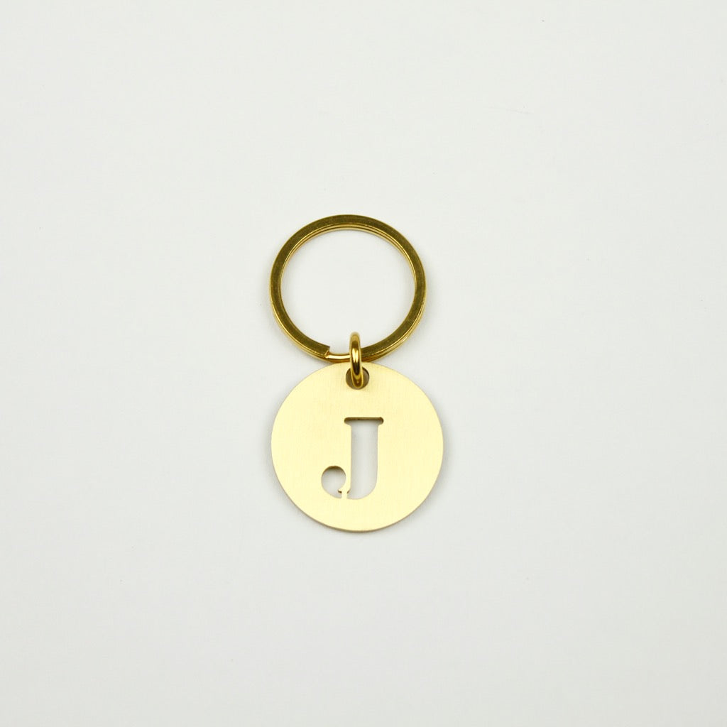 BRASS ALPHABET KEYRING 13927 GD (真鍮製アルファベットキーリング)