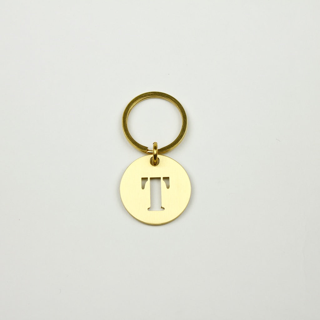 BRASS ALPHABET KEYRING 13927 GD (真鍮製アルファベットキーリング)