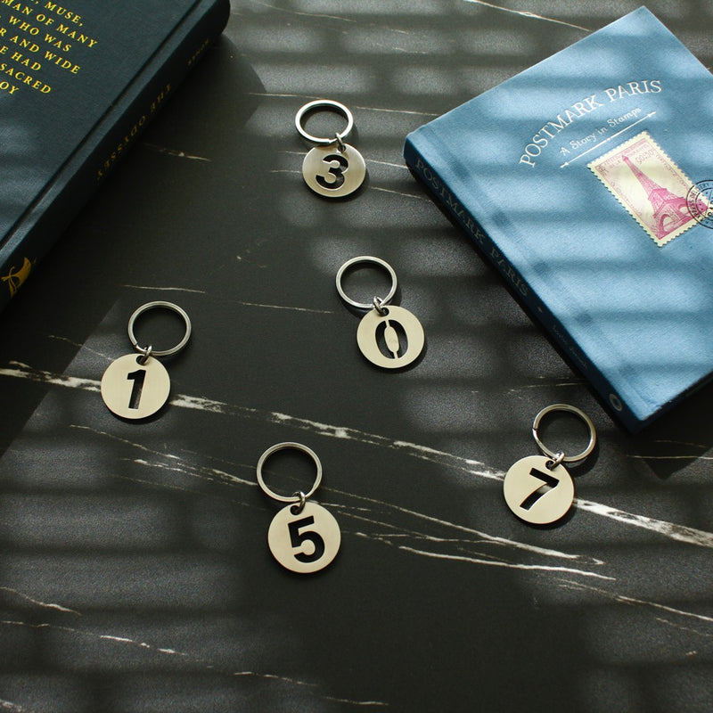 STAINLESS NUMBER KEYRING 13936 SV (ステンレス製ナンバーキーリング)