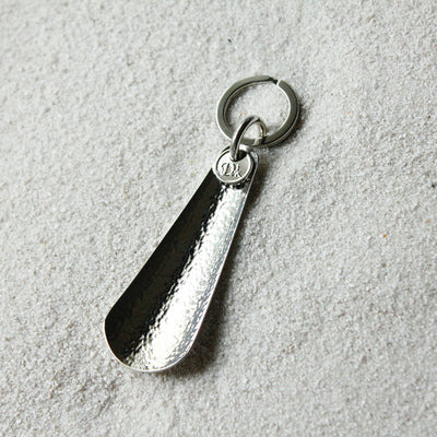 BRASS CHASING SHOEHORN(pockettable) 13304 SV (真鍮打ち出し加工靴べら)