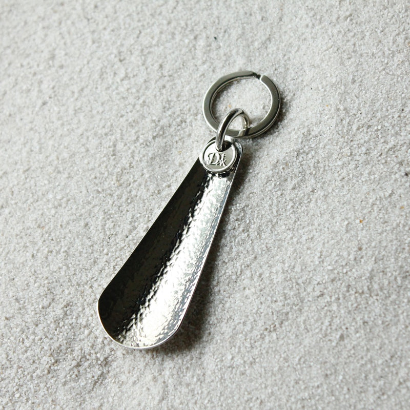 BRASS CHASING SHOEHORN(pockettable) 13304 SV (真鍮打ち出し加工靴べら)