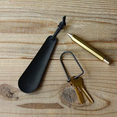BRASS CHASING SHOEHORN(13cm) 14300 BLK (真鍮打ち出し加工靴べら)
