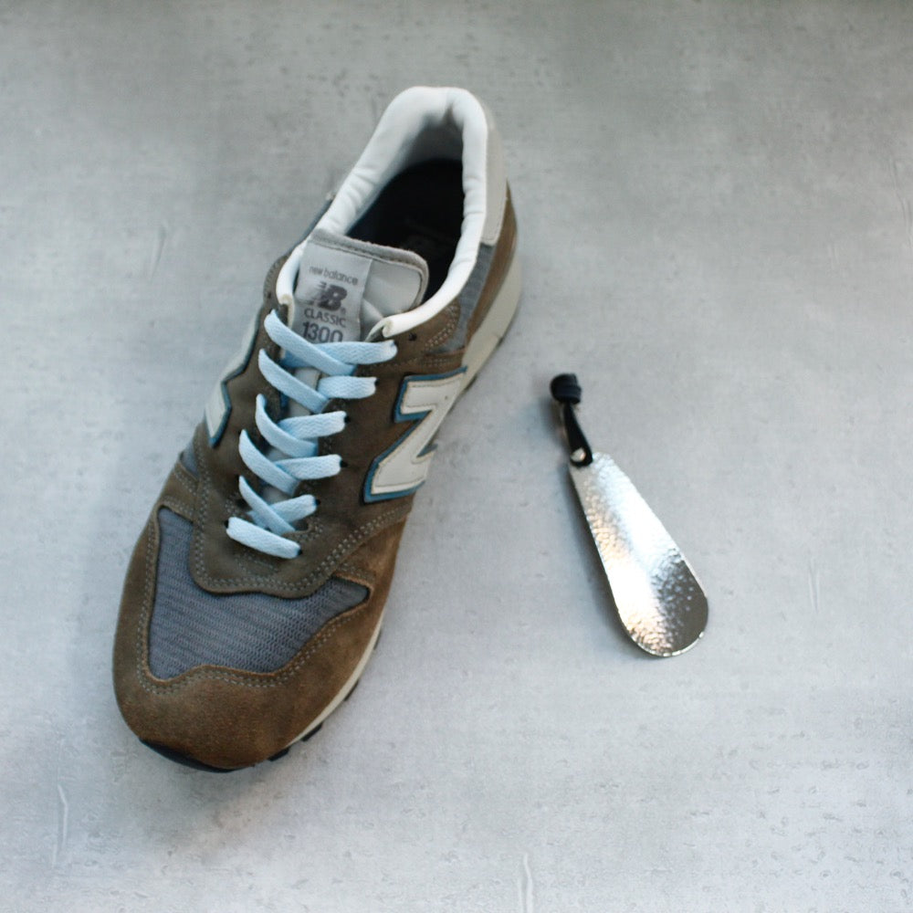 BRASS CHASING SHOEHORN (10cm) 14305 SV (真鍮打ち出し加工靴べら)