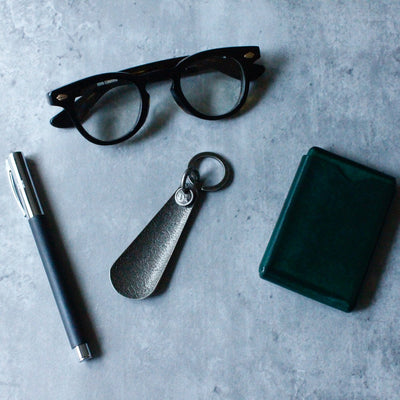 BRASS CAMO SHOEHORN(pockettable) 14304 GD (真鍮カモフラージュ柄靴べら)