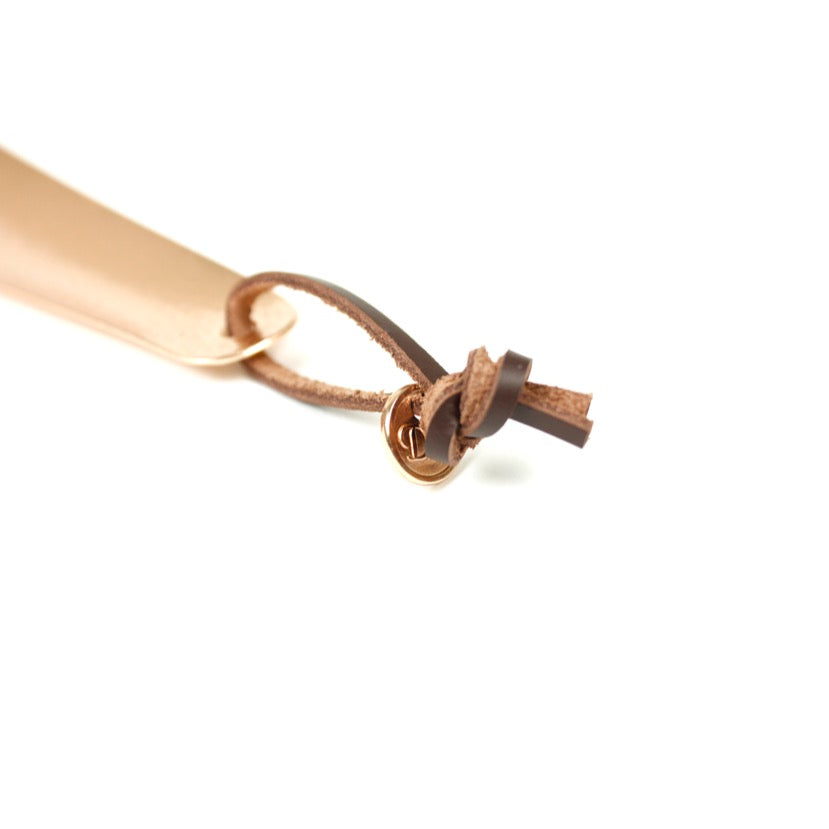 BRASS CHASING SHOEHORN(13cm) 14300 PGD (真鍮打ち出し加工靴べら)