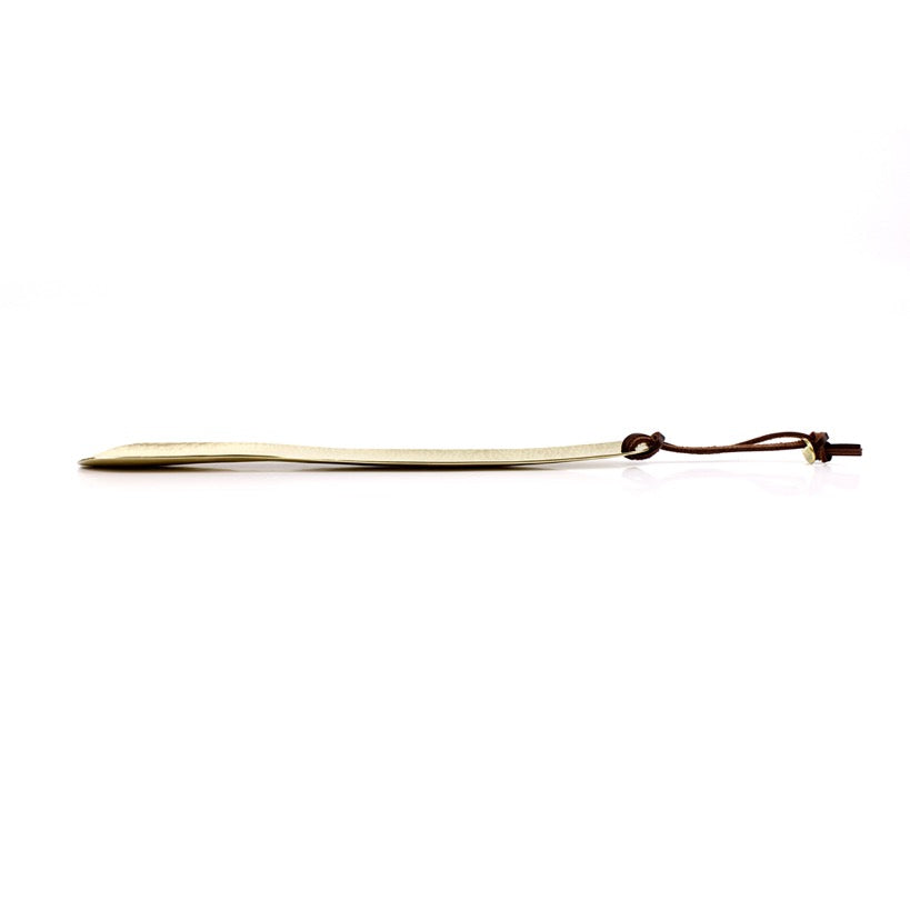 BRASS CHASING SHOEHORN(25cm) 14302 GD (真鍮打ち出し加工靴べら)