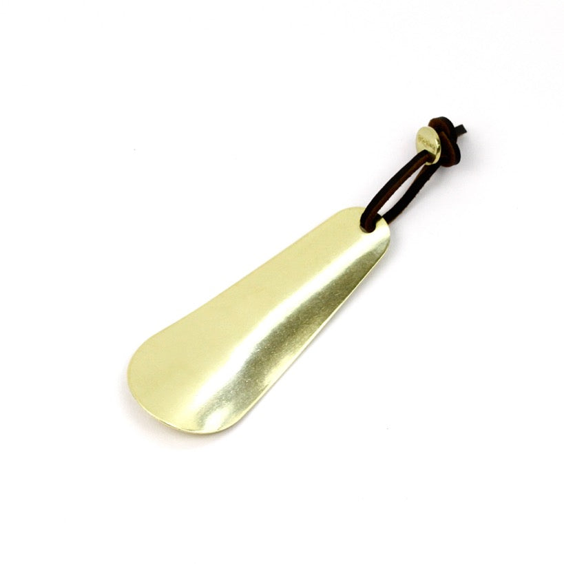 BRASS CHASING SHOEHORN (10cm) 14305 GD (真鍮打ち出し加工靴べら)