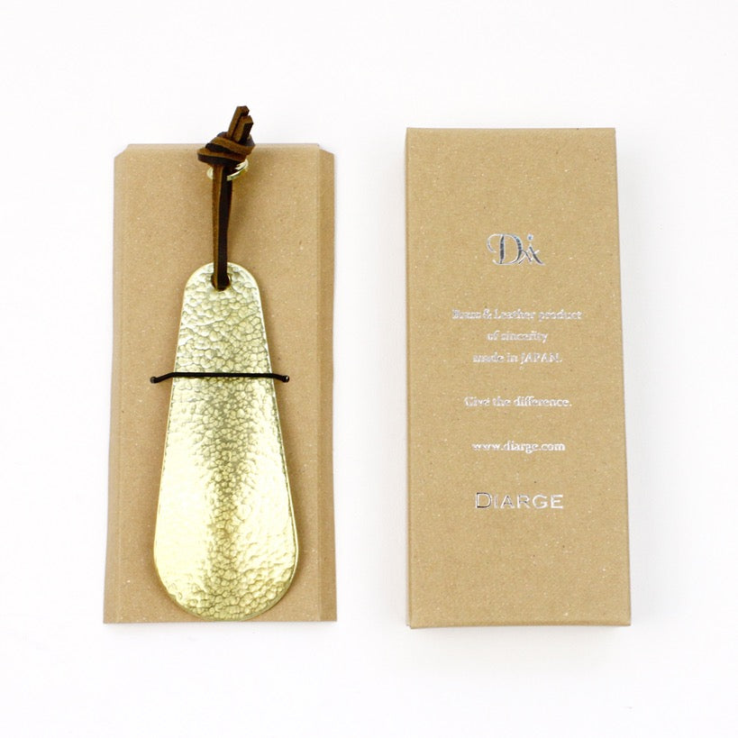 BRASS CHASING SHOEHORN (10cm) 14305 GD (真鍮打ち出し加工靴べら)