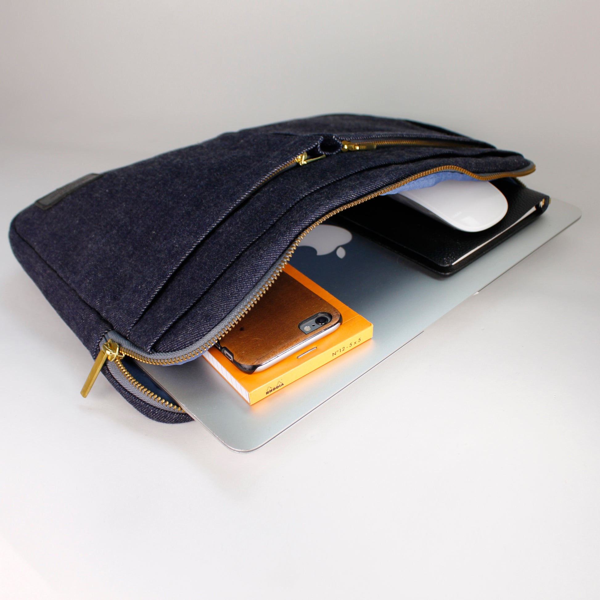PC &amp; DOCUMENT SLEEVE BAG 17000 INDIGO